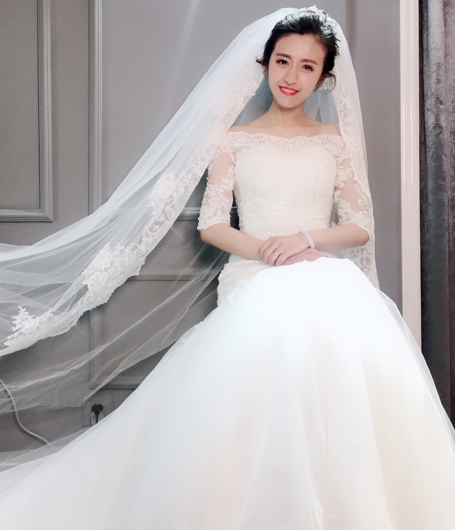 2k搞定婚纱+跟妆 高开叉敬酒服显瘦＆气质＆性感