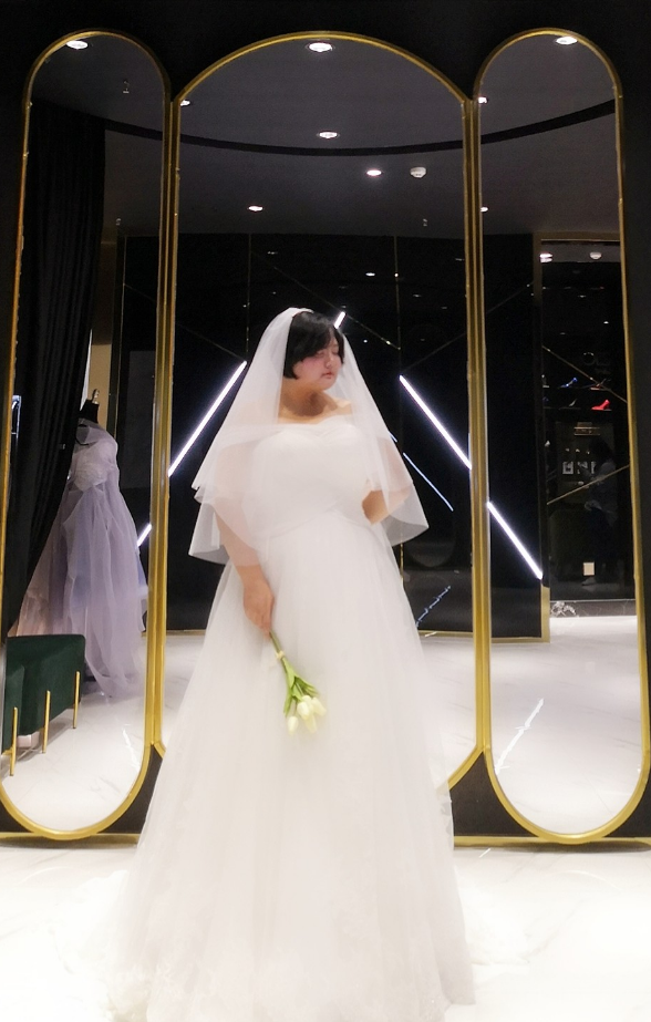 【免费试纱】一件婚纱美一天 出门仪式都百搭这件超遮肉！