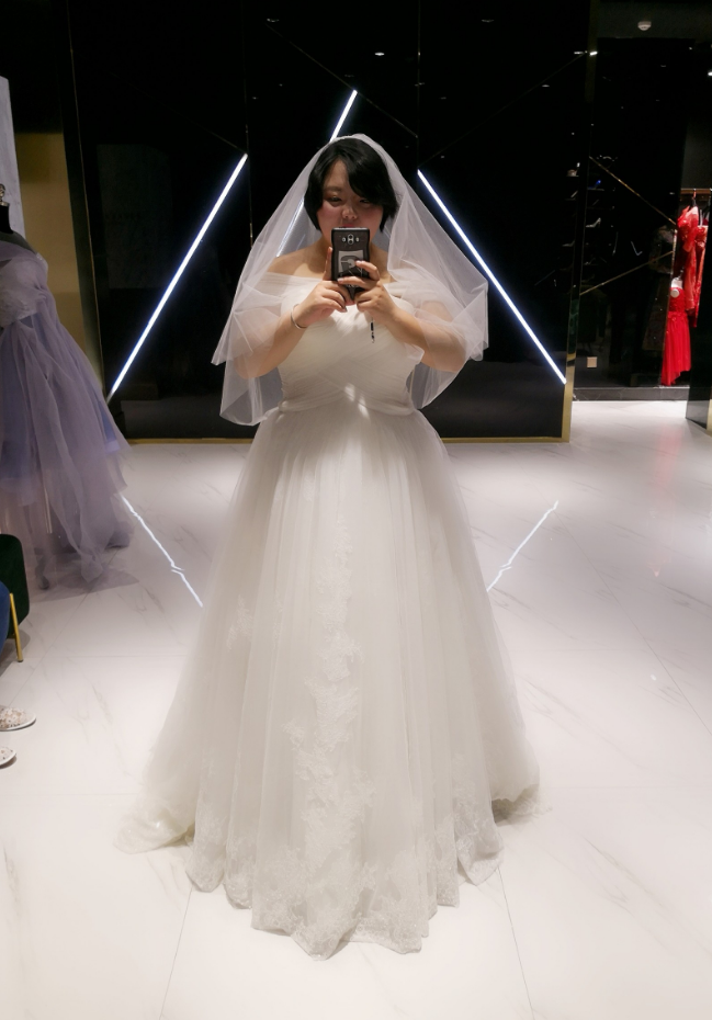【免费试纱】一件婚纱美一天 出门仪式都百搭这件超遮肉！