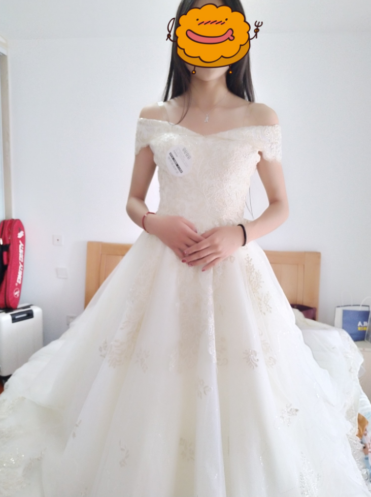 婚纱买租哪个划算？200元清凉的夏季秀禾了解下