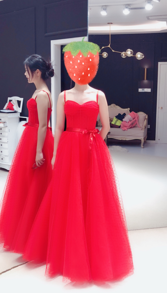 【试纱记】靠它成全明星般婚礼！吊带敬酒服超少女显瘦