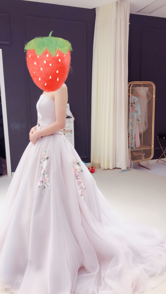 【试纱记】靠它成全明星般婚礼！吊带敬酒服超少女显瘦