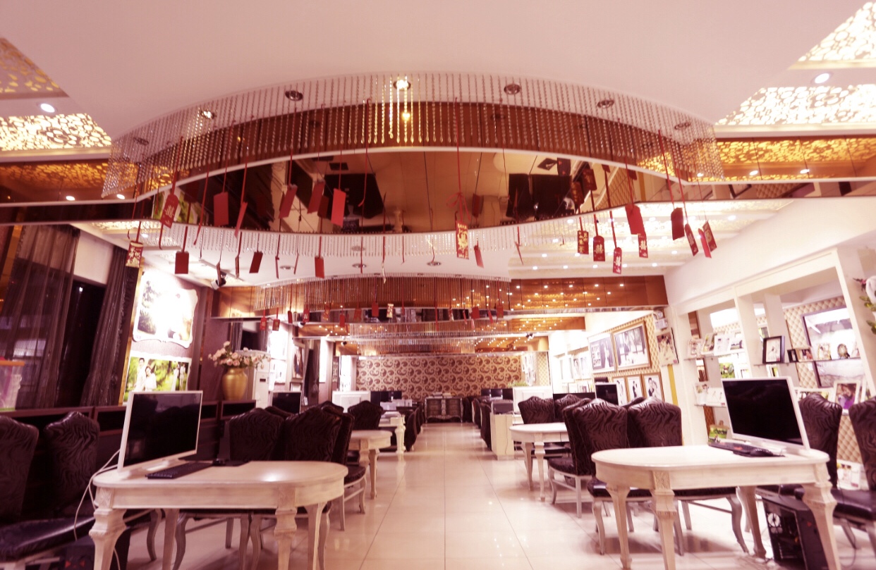 芭莎新娘婚纱摄影