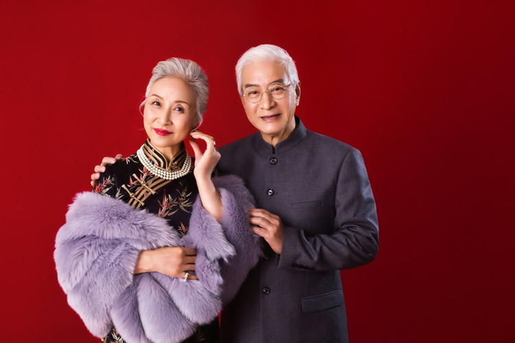 老年人婚纱照，结婚纪念照