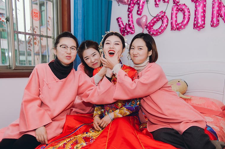 结婚的姐妹团一般几个人比较合适