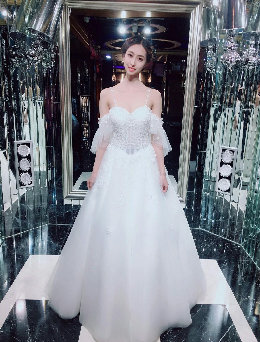 如何逆袭成为8月最美新娘？5折拿下的奢华显瘦婚纱帮你忙！