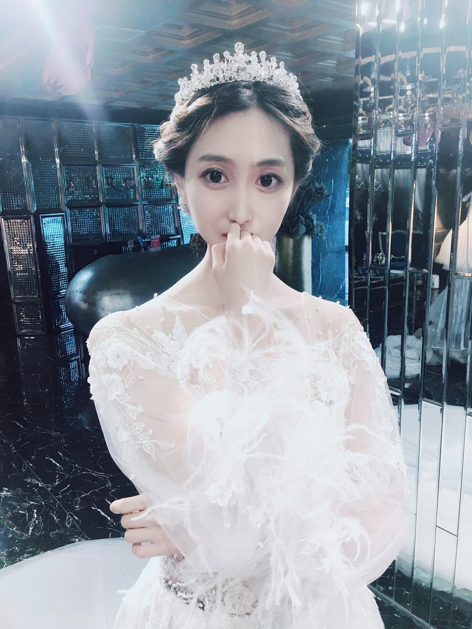 如何逆袭成为8月最美新娘？5折拿下的奢华显瘦婚纱帮你忙！