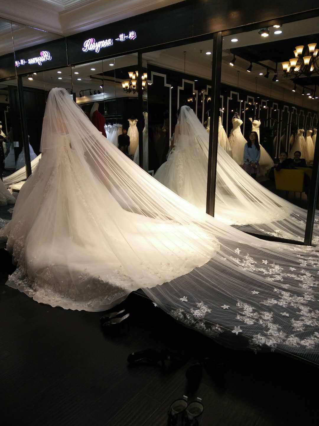 美洛凯蒂婚纱礼服馆