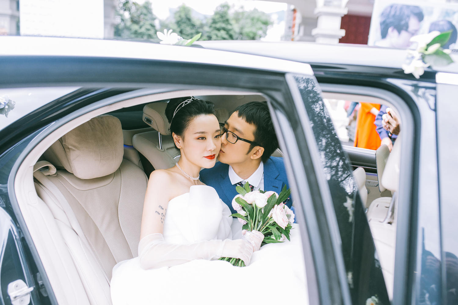 定制遇坑！5.6k婚纱版型别扭 简直超尴尬
