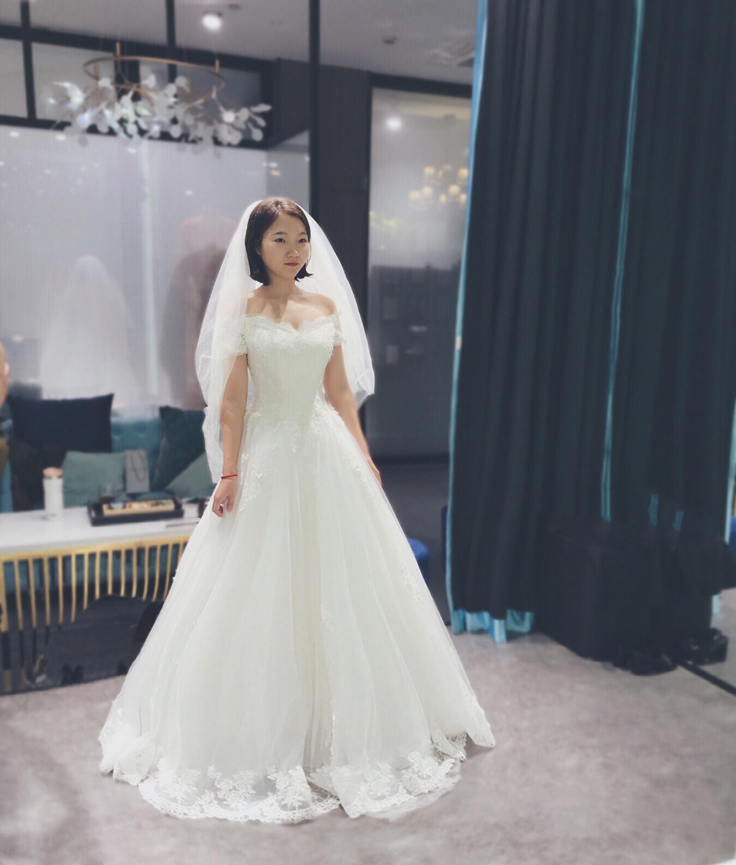 显瘦？2个要求+8件心机婚纱，只能帮你到这了