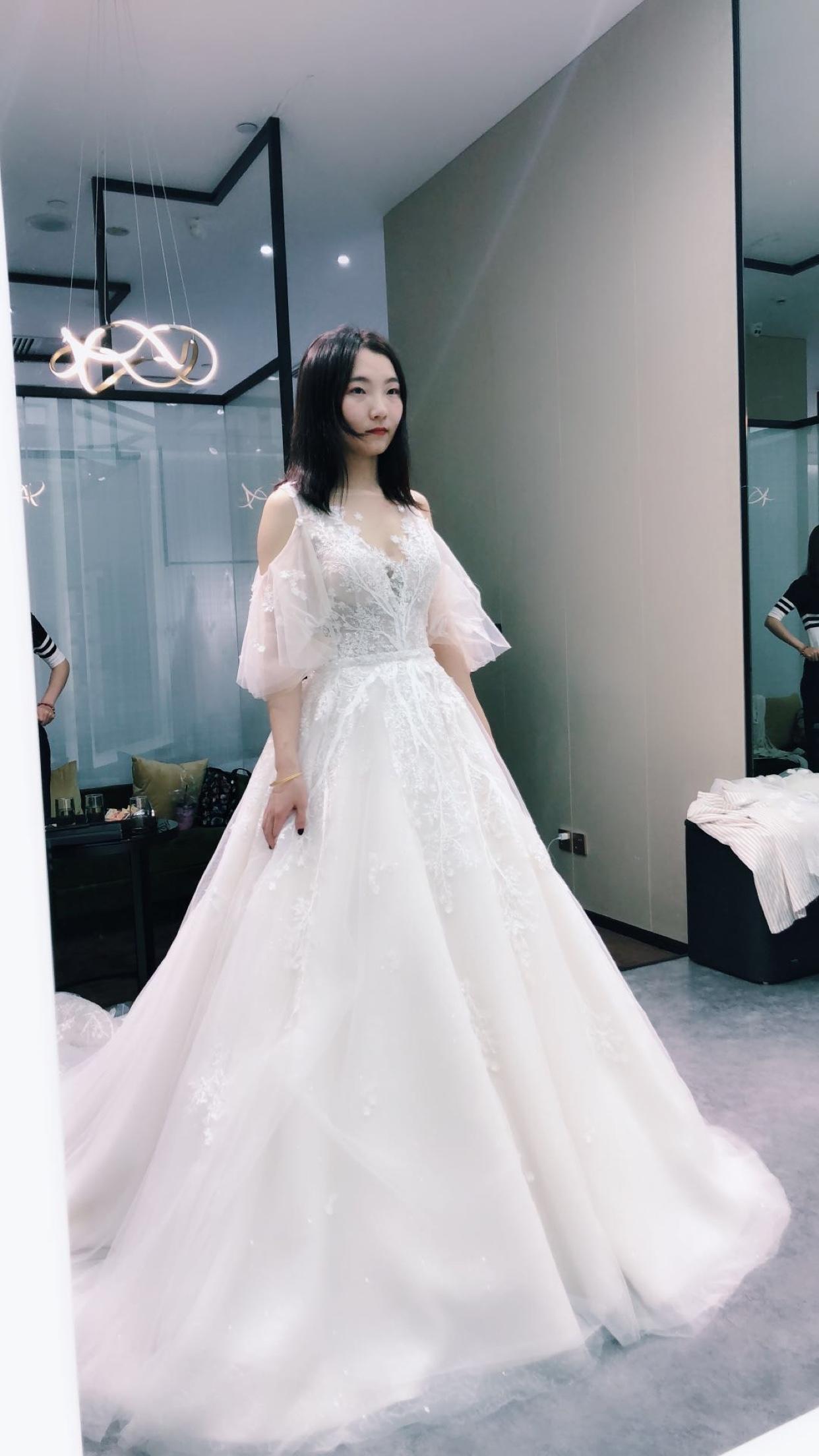 显瘦？2个要求+8件心机婚纱，只能帮你到这了