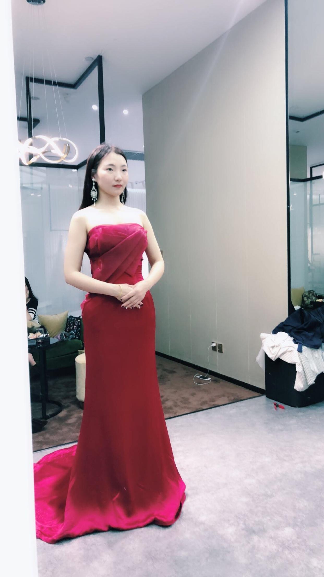显瘦？2个要求+8件心机婚纱，只能帮你到这了