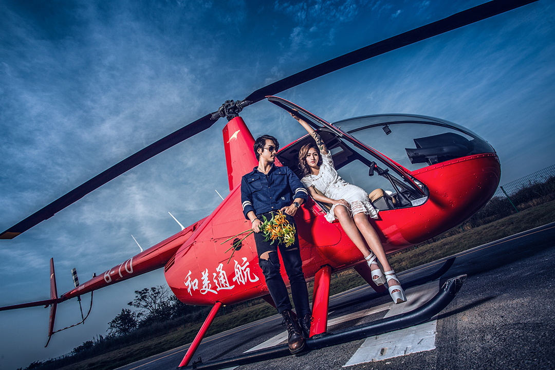 【時(shí)尚旅拍】直升機(jī)+海景 6服6造 12800元