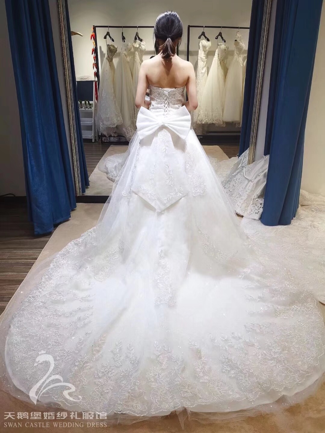 天鹅堡婚纱美妆会馆