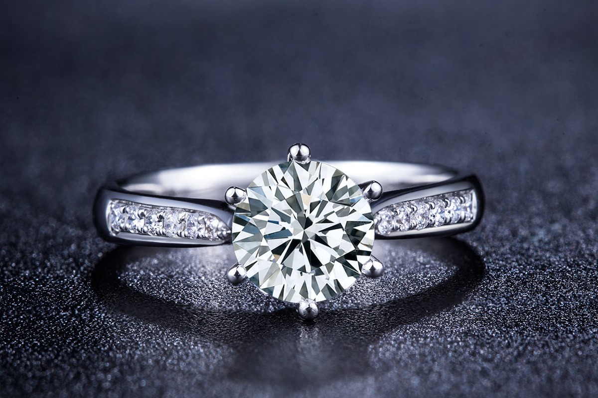 怎么选钻石戒指