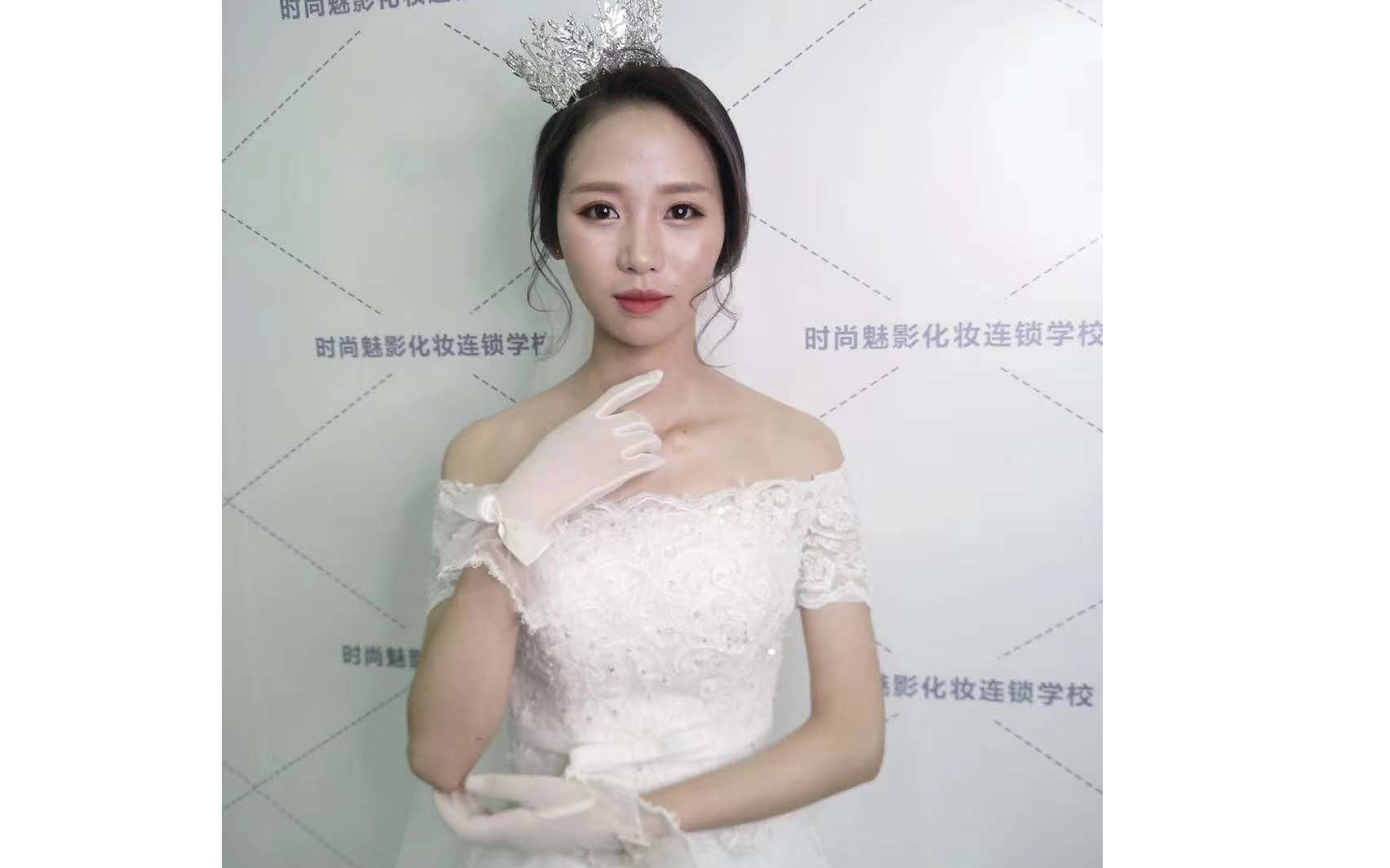 时尚魅影化妆学校十月婚礼季浪漫新娘妆面