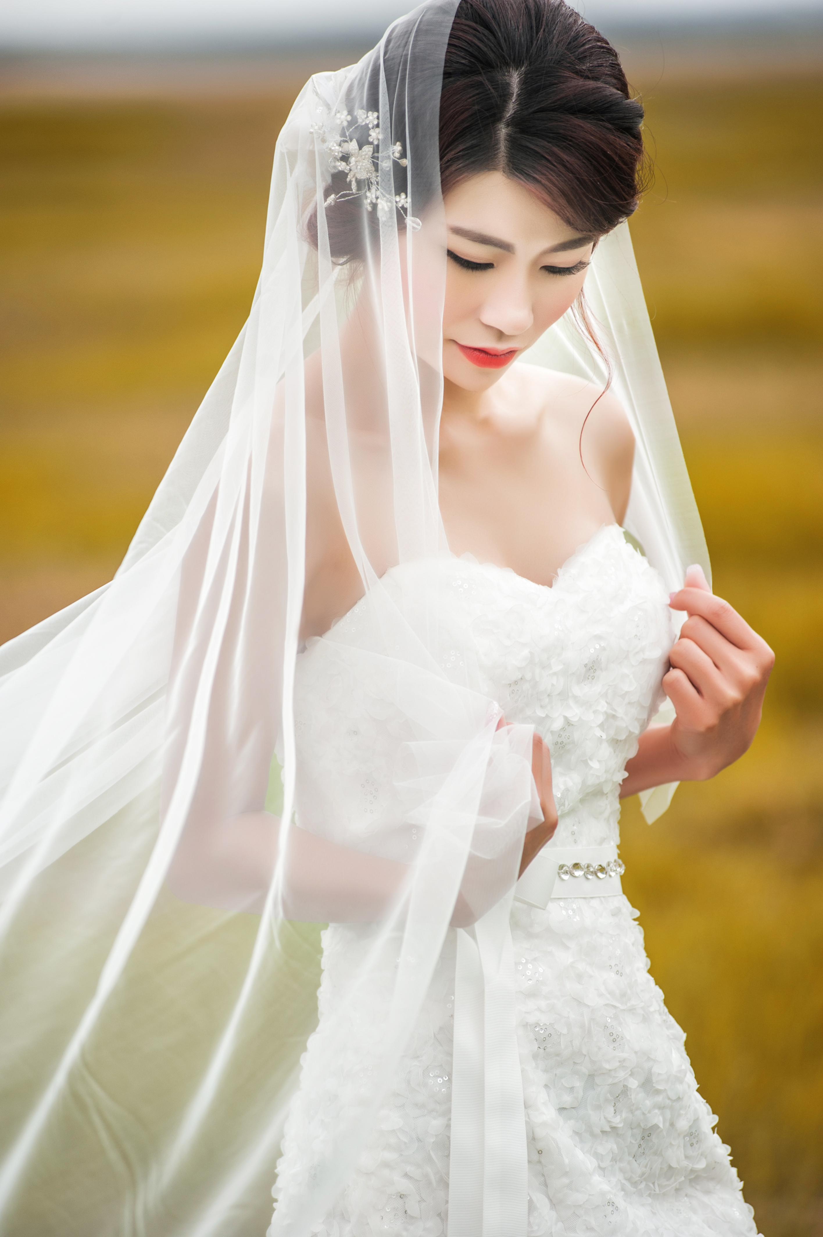 憶光年婚紗照套餐二（室內(nèi)外不限造型）