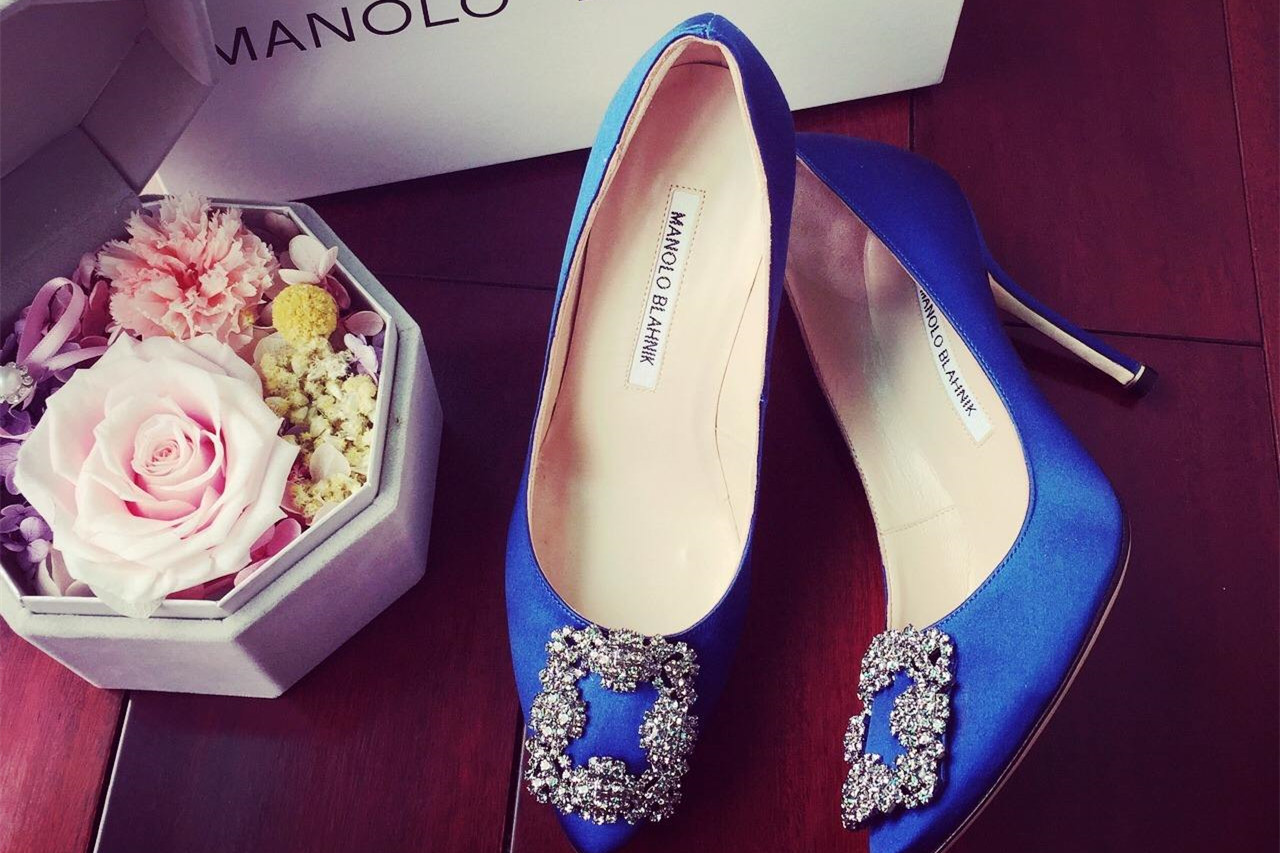 结婚能穿宝蓝色的鞋子 婚鞋颜色选择