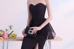 参加婚礼穿黑色礼服可以吗