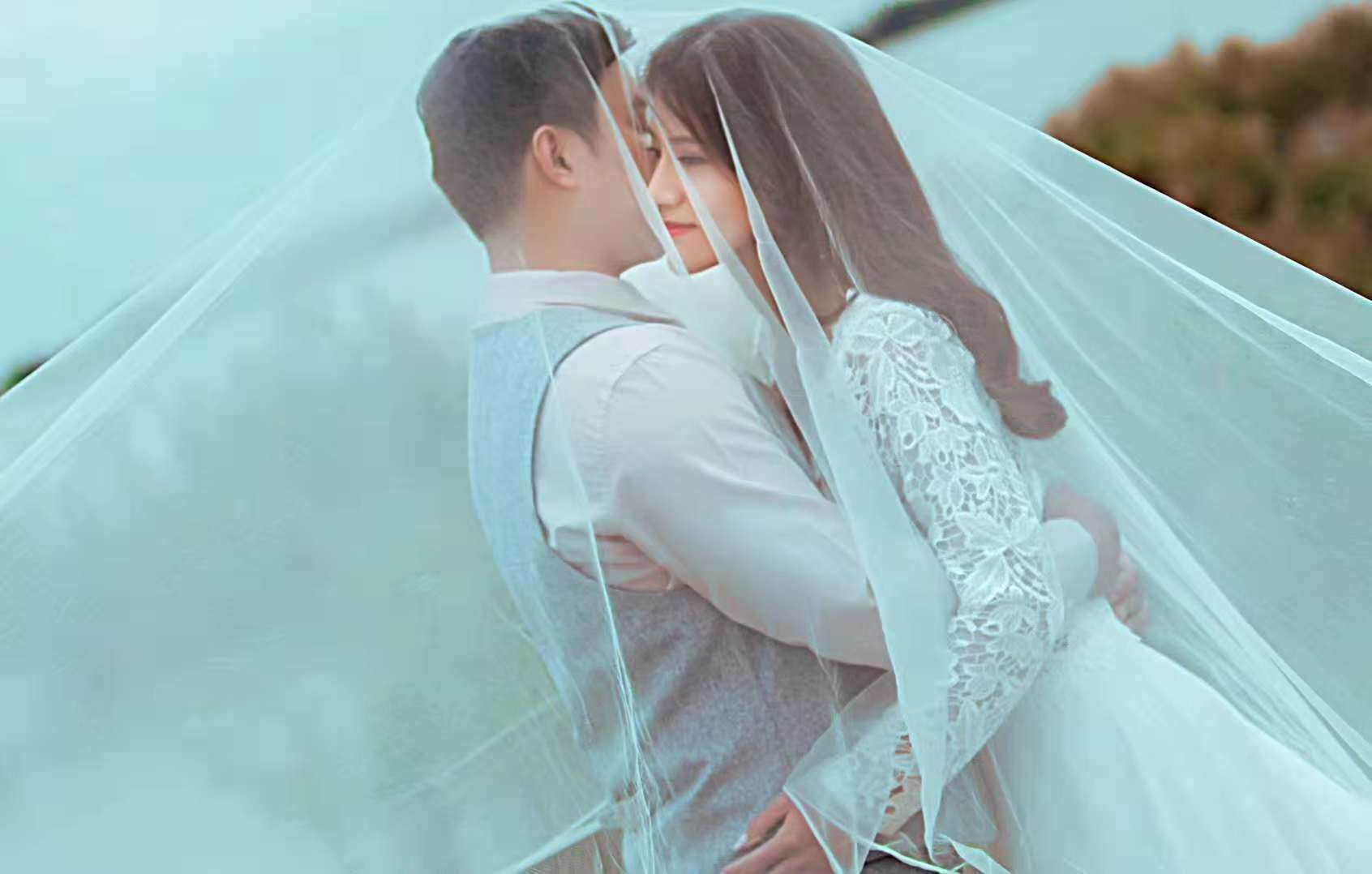 訂單送婚紗+對戒+抱枕音樂盒+節(jié)假日通用