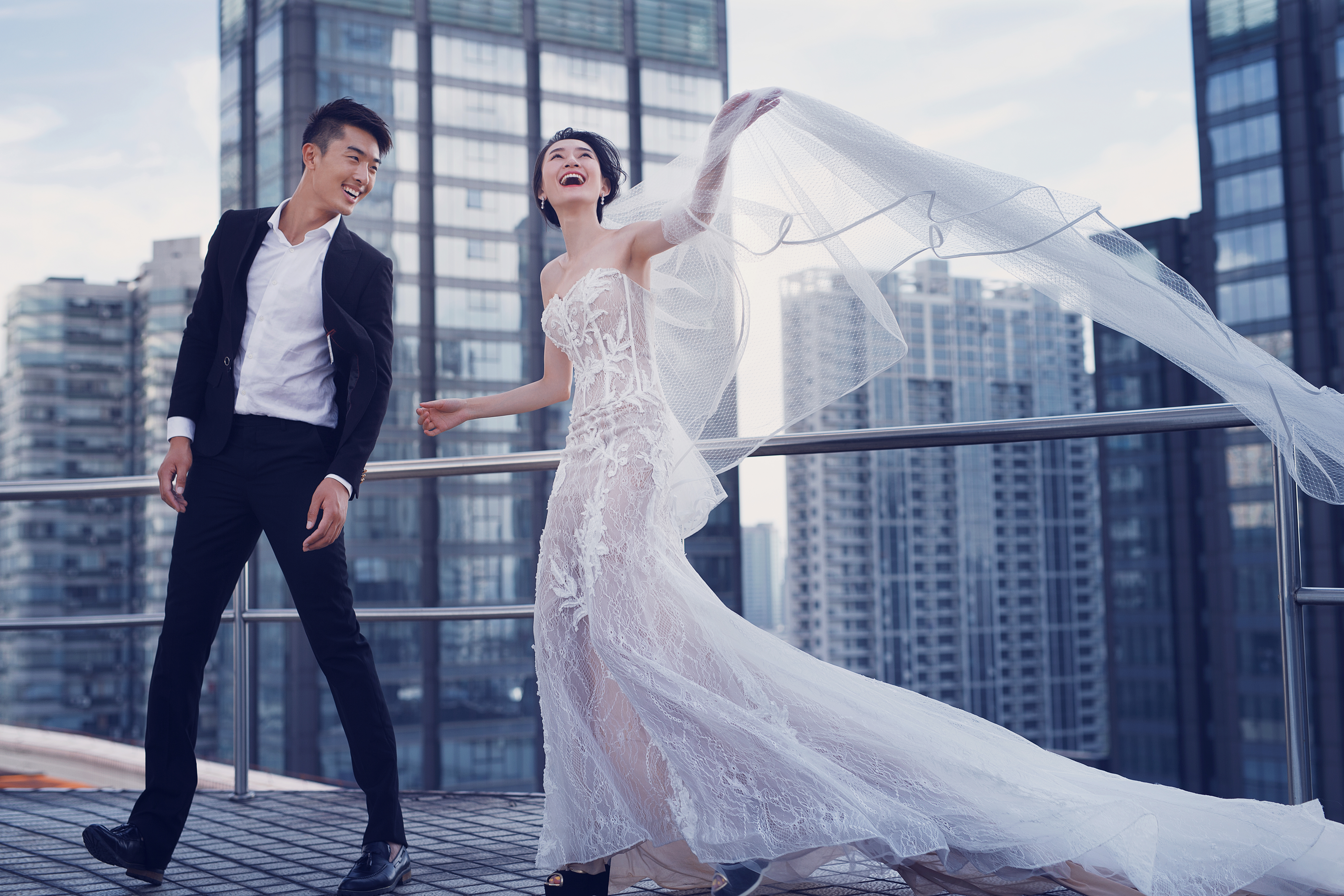 【新人专享】+服装12套+定制婚纱一套
