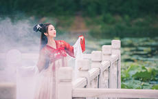 胖新娘穿中式礼服 哪几种比较合适