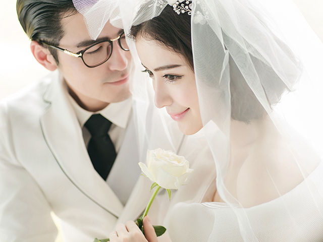 雙十一爆款！服裝不分區(qū)+首席攝影化妝+送全新婚紗