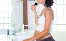 怀孕初期可以化淡妆吗