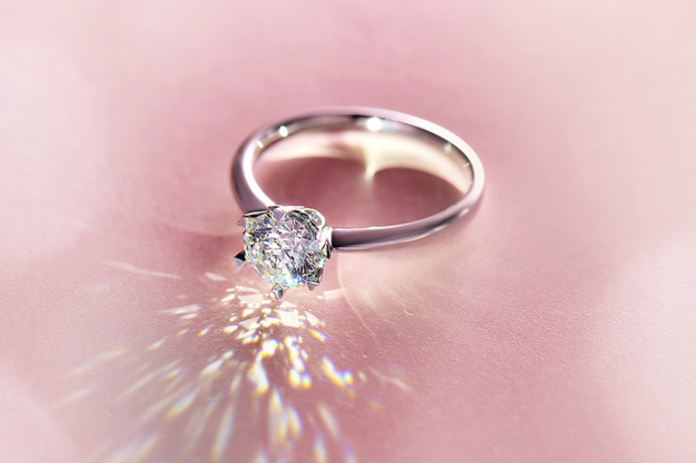 钻戒什么时候买给女方