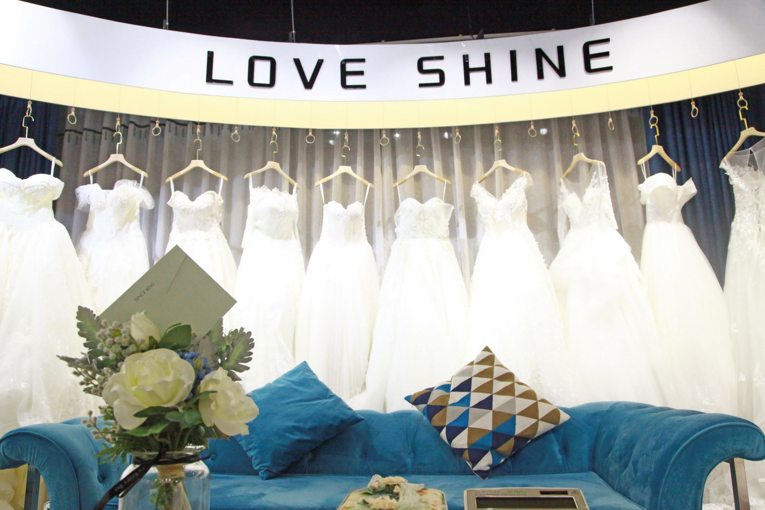 红鼎庄龙凤褂Love Shine国际婚纱