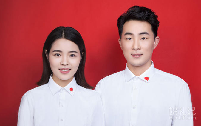 张数:2张2寸合影照片(小编建议新人去领取结婚证时多带几张,以免出现