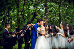 参加婚礼能穿白色吗