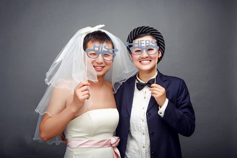 男扮女装婚纱照拍摄技巧