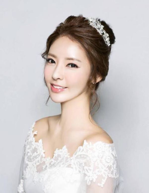 韩式婚纱照的发型