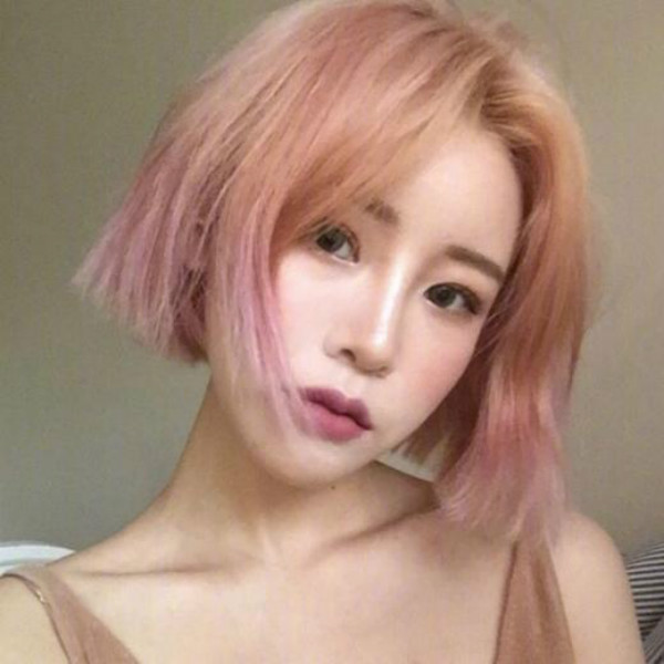 短头发拍婚纱照染啥颜色好看