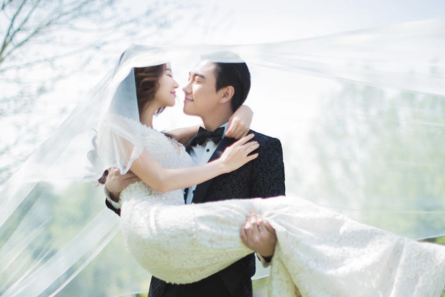 法式韩式婚纱照和法式婚纱照哪个更好？分别有哪些特点？