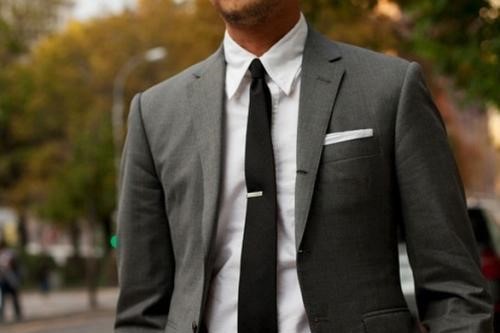 领带夹怎么用 领带夹的佩戴技巧