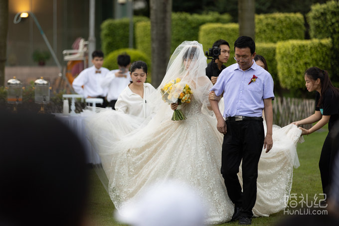 大婚6造型这样穿不留遗憾，4299跟妆最后这点太重要！