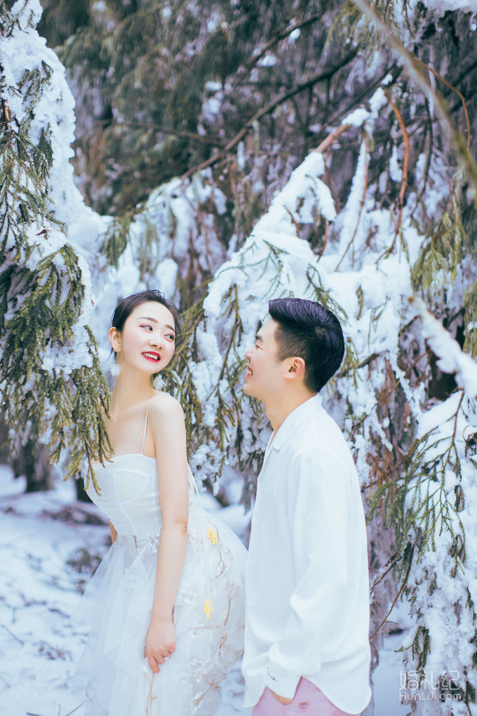 如何在雪地里拍出美美的婚纱照？