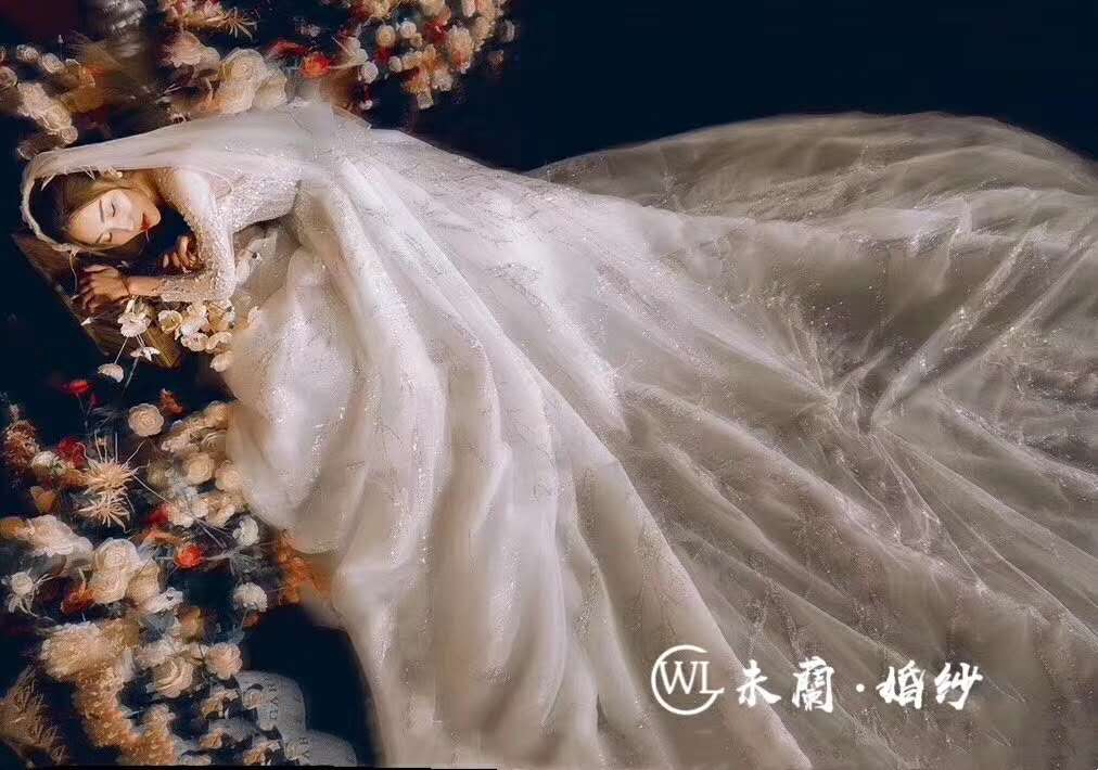 未兰婚纱 ◆2020银白色主纱