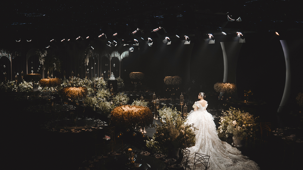 暖色调主题婚礼 | 把婚礼鲜花元素玩出新花样