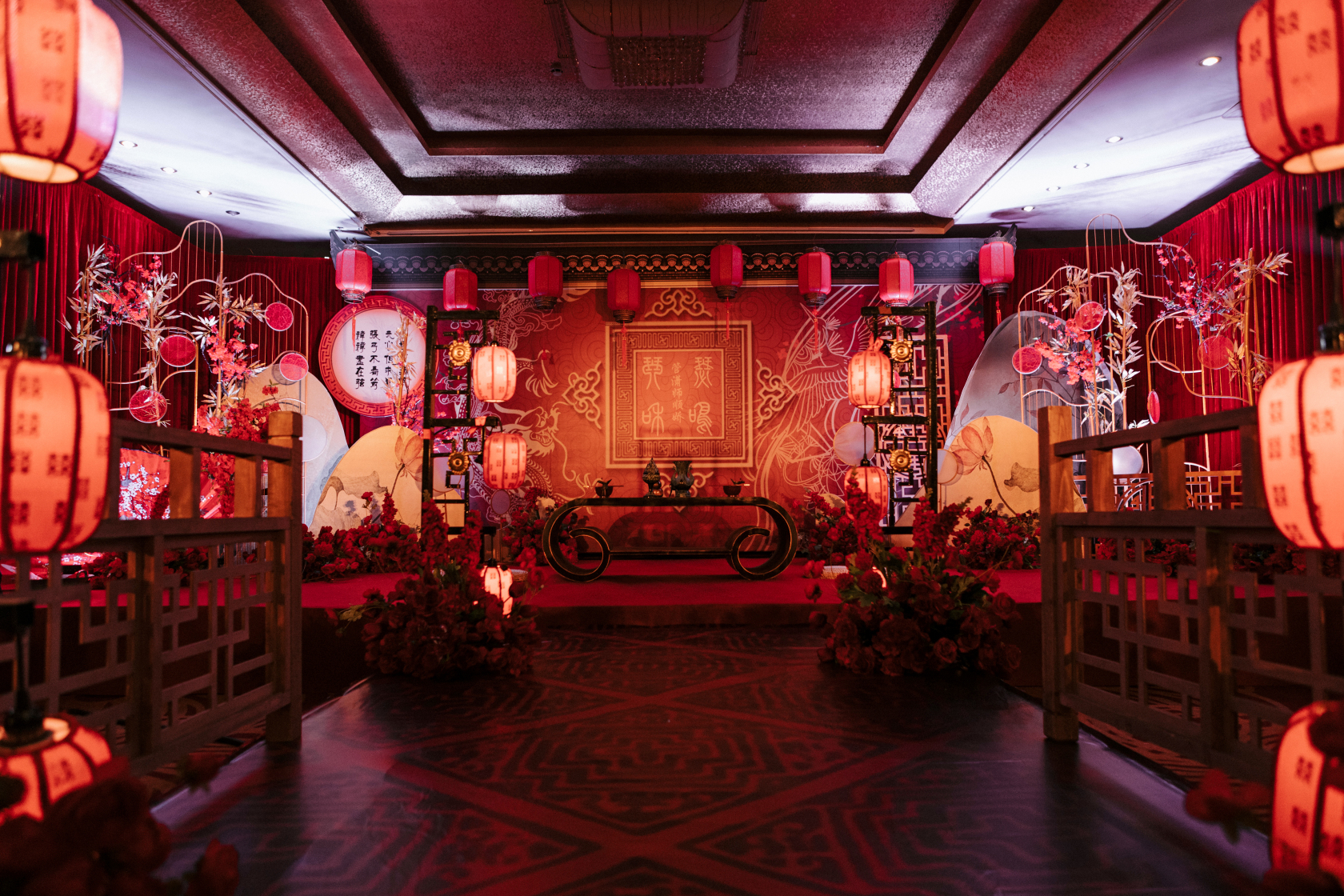 中式婚礼十里红妆,凤冠霞帔,只为嫁给画中