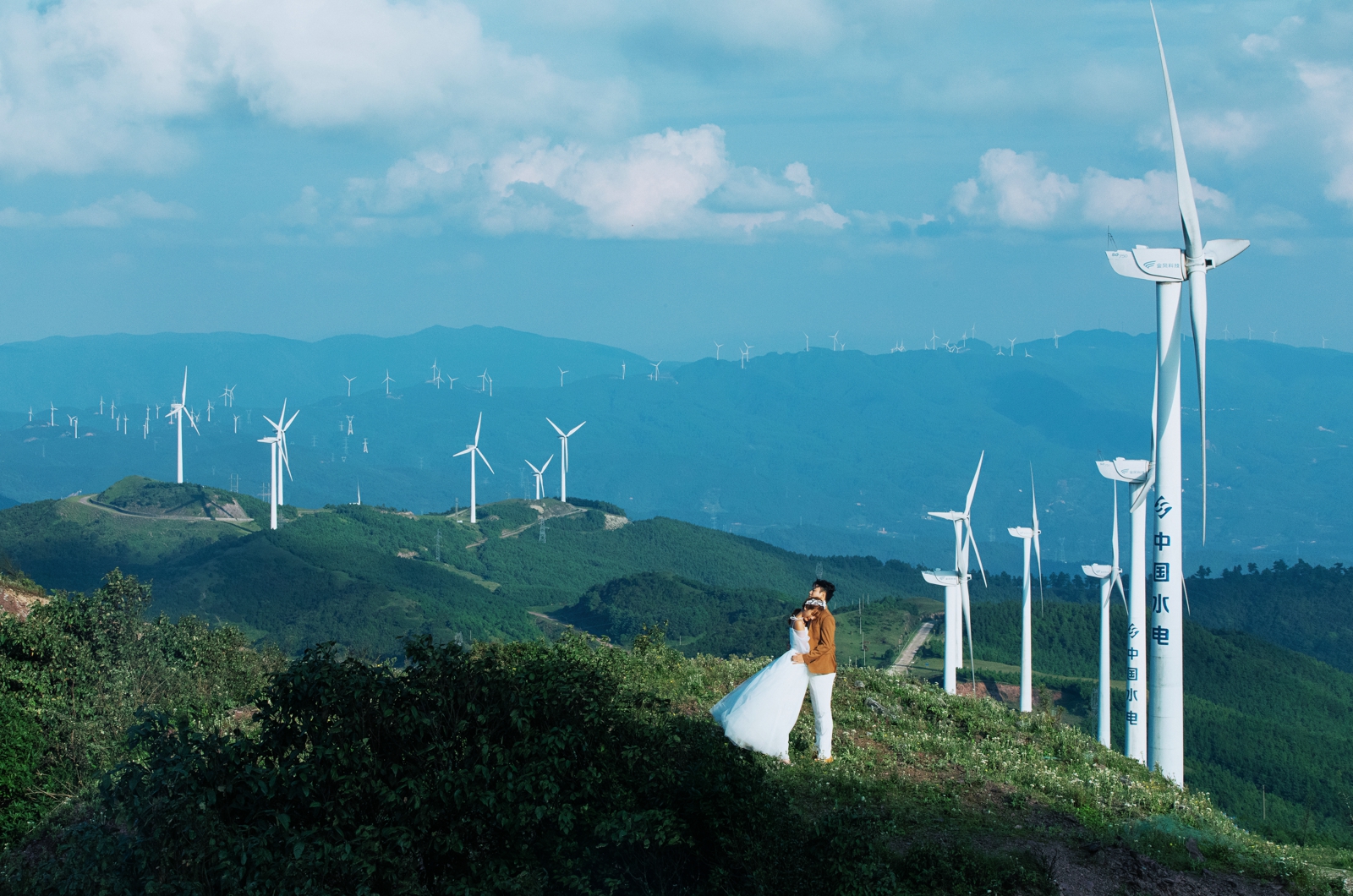 【遇见菲林】大理风车山旅拍婚纱客照欣赏