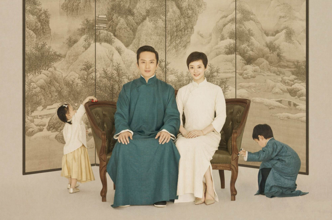 2020-11-13 18:48:34 作者: 橘白 阅读:9 现在父母喜欢和孩子拍亲子照
