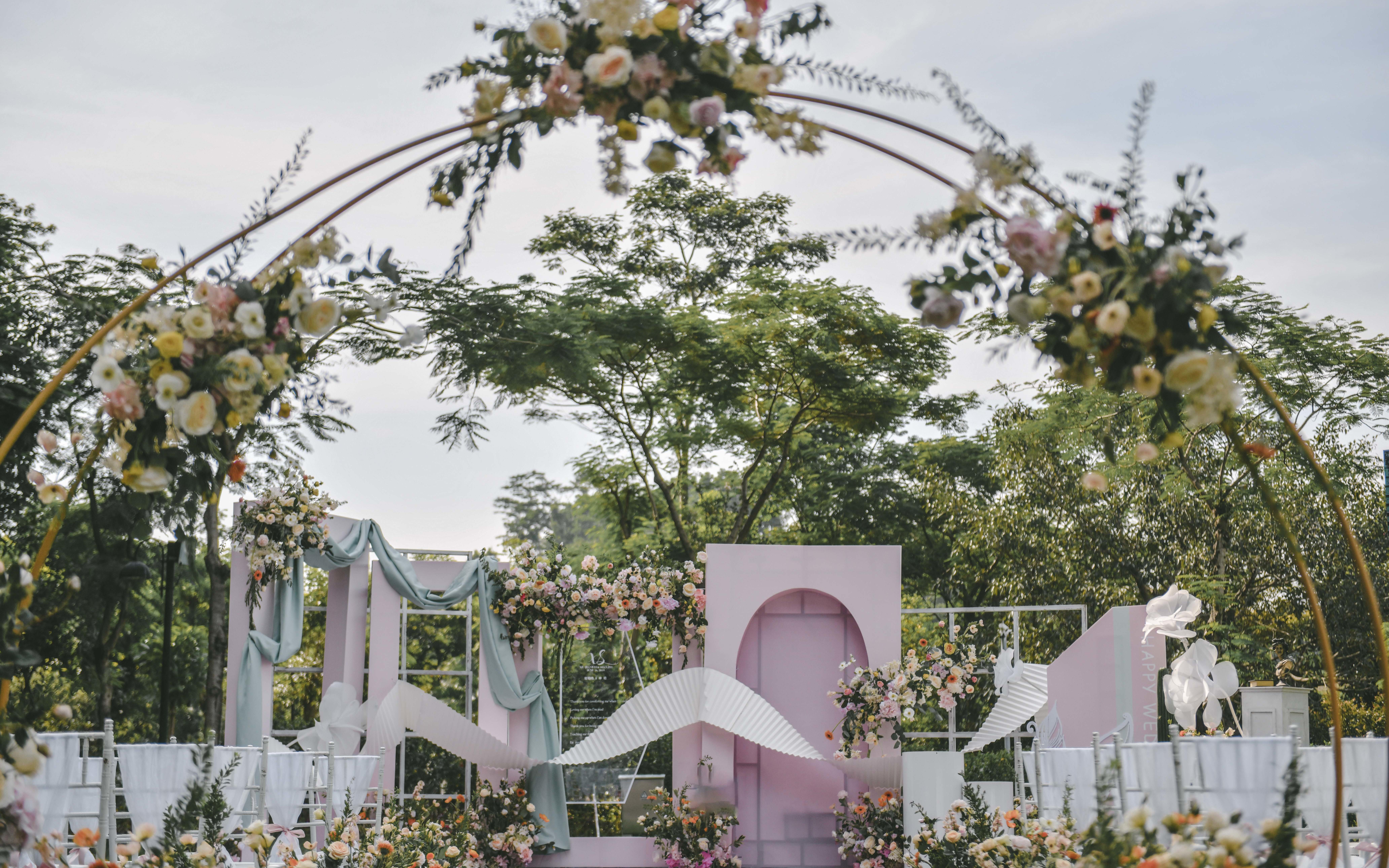 【维卡婚礼】实景户外婚礼+音响+水晶椅+四大包干