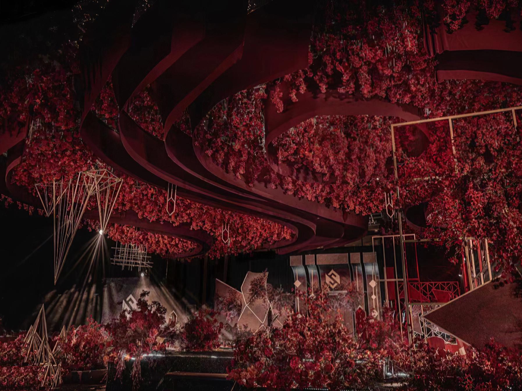 高端大红金色系主题订制婚礼