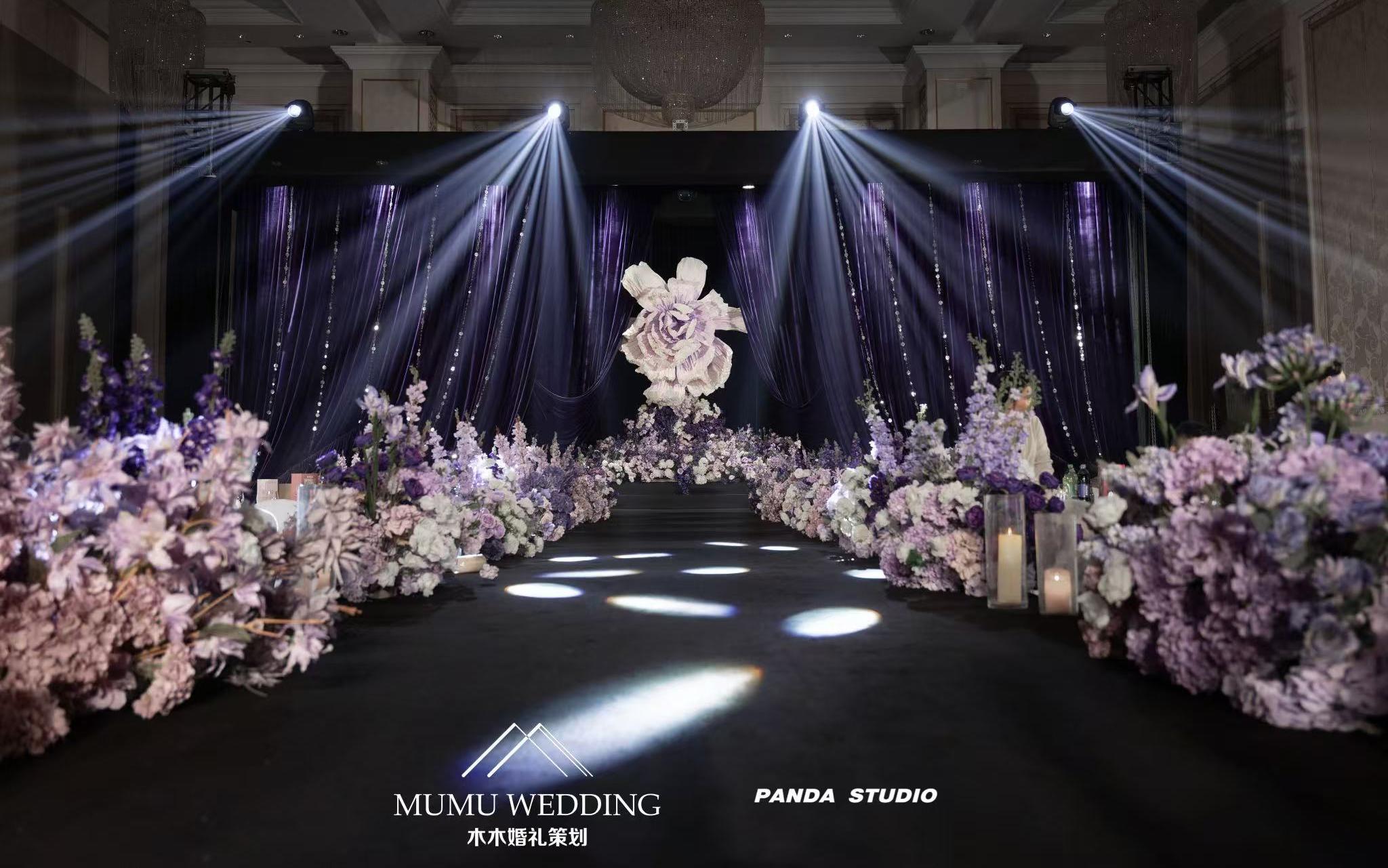 丝绒秘境布幔婚礼，紫调奢华美到失语