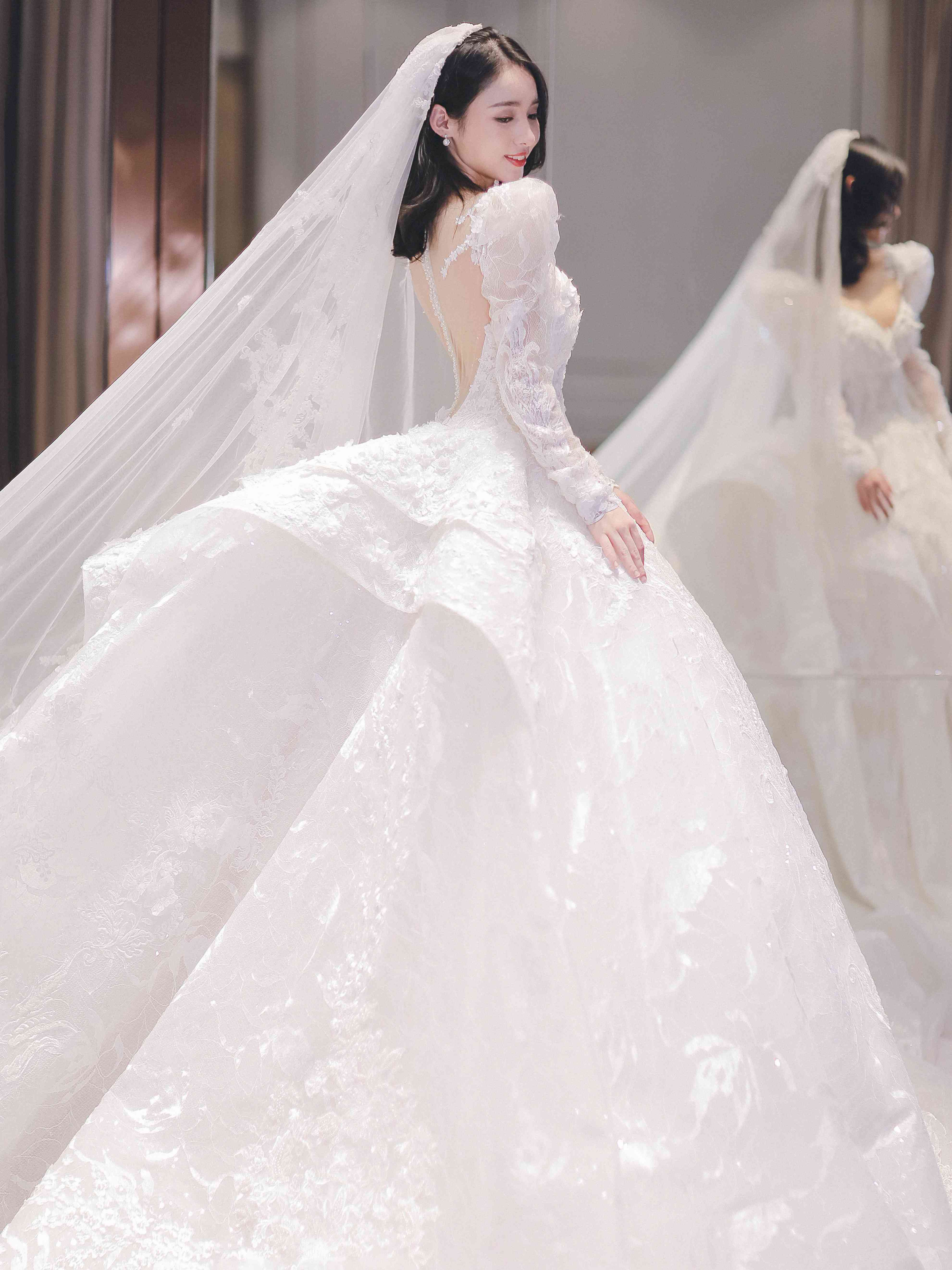 【品质缎面婚纱】经典婚礼4件套租赁，送伴娘服套餐