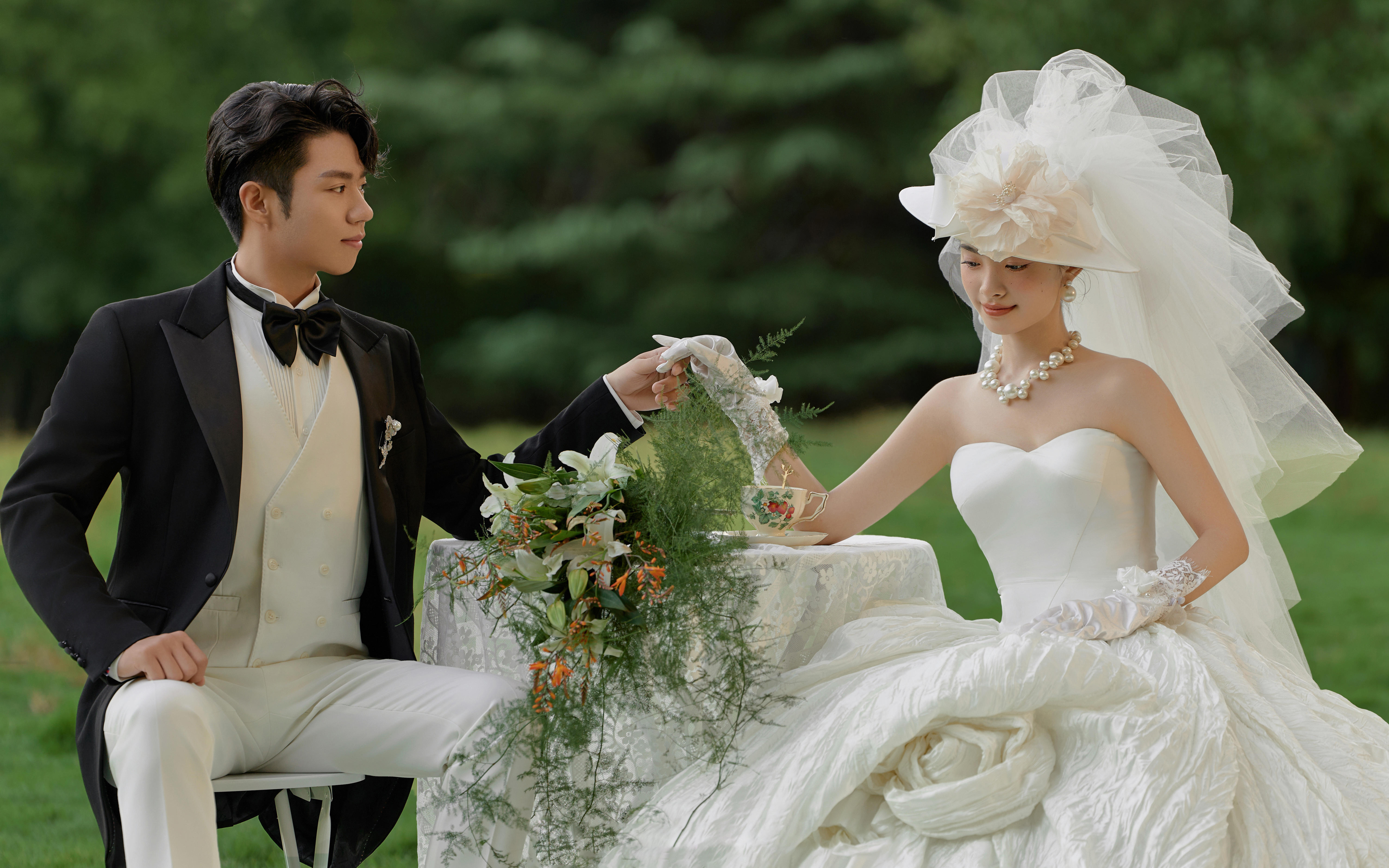 【施华洛摄影】森系草坪法式婚纱照