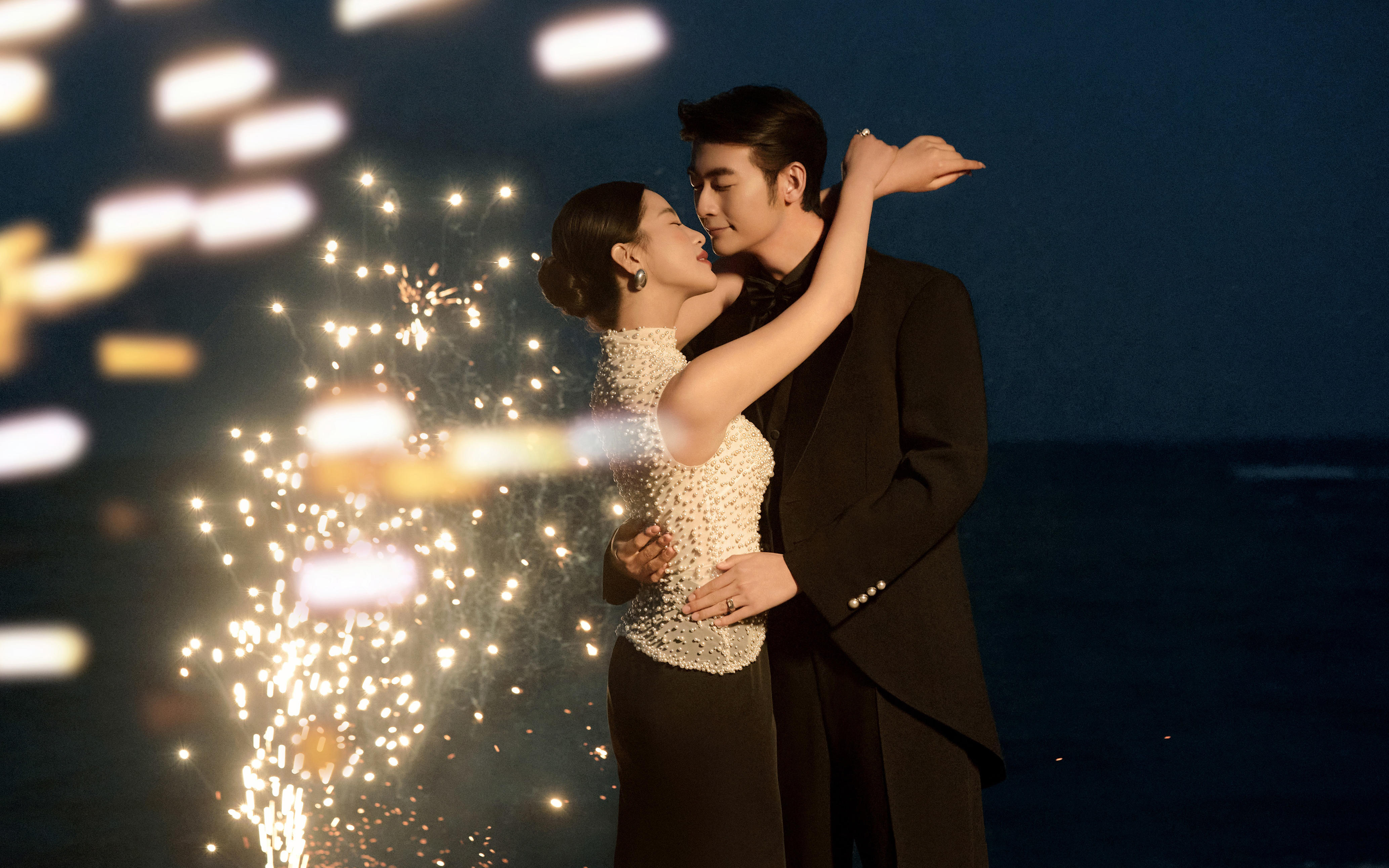 【海景婚纱照】烟火点亮夜空，收藏专属你的晚风